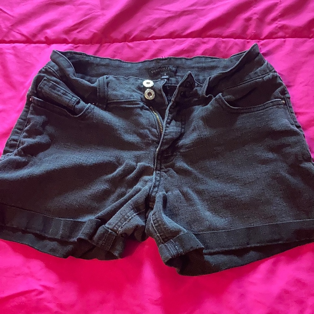 Signature Studio 8 black denim shorts